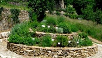 eco-jardin-fontaine-4-60e66ab38a05c254574790.jpg