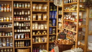 epicerie-locavore-interieur2-60e66aa01e277590864391.jpg