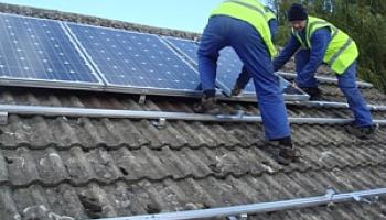 installation-panneaux-solaires-60e66aada61e0327637071.jpg