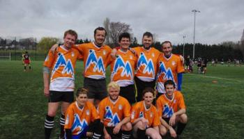 melee-1-60e66aa3b4e04368213774.jpg