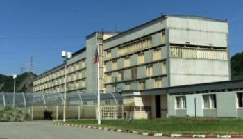 prisonvarces-60e66aa595cb4956293550.jpg