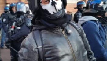 violence-police-une-60e66ad8d9142911389024.jpg