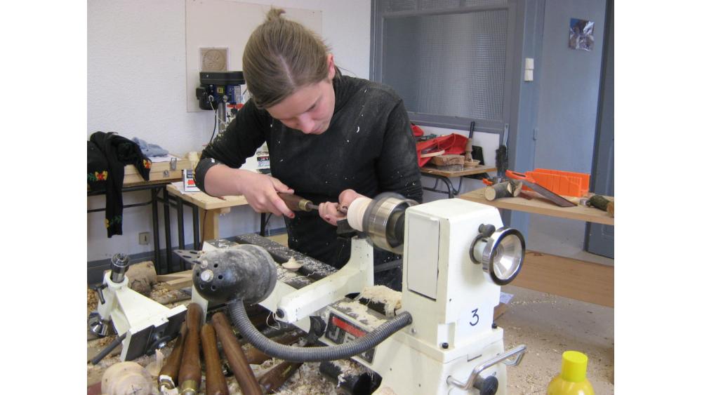atelier-bois-1-60e66abb48764868256327.jpg