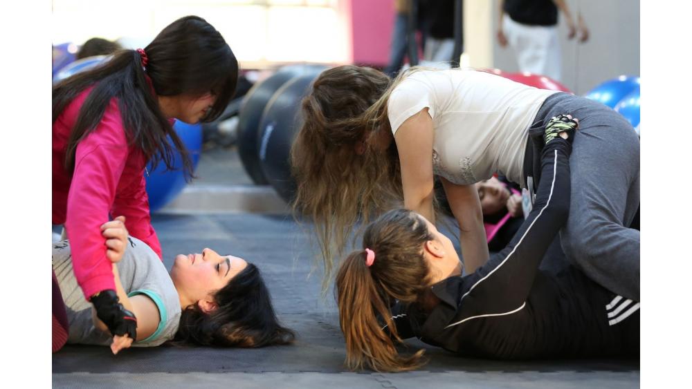 autodefense-femmes-60e66abdcb95c903472562.jpg