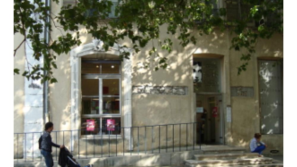 bib-jardindeville-entree2-60e66aa00d06c256869078.jpg