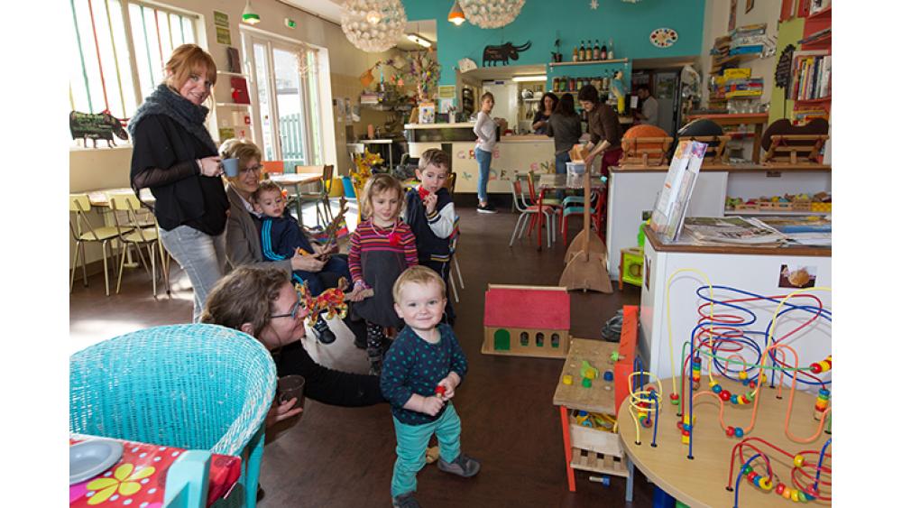 cafe-enfants-60e66ab9851fc543862029.jpg