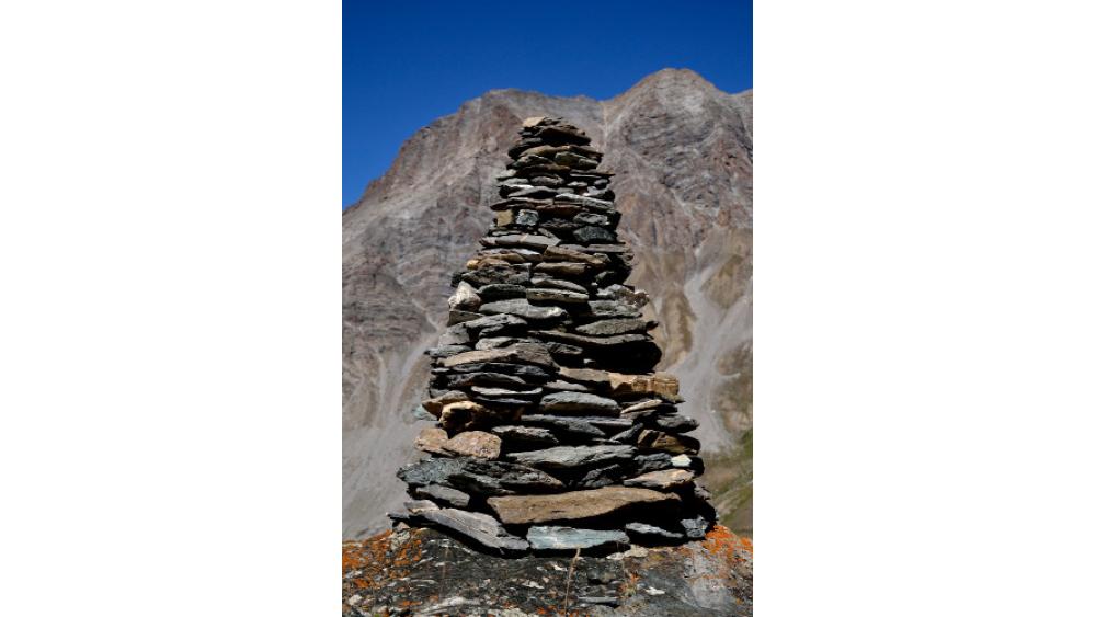 cairn-3-60e66abcce922359329387-61323d5bb9c91526733914.jpg