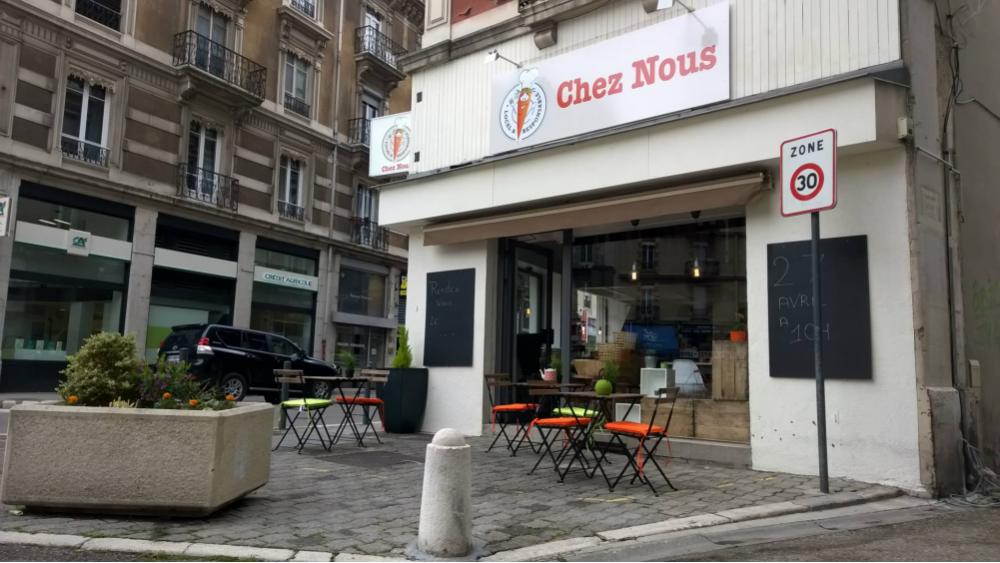 cheznous-facade-60e66aa3dcb43923882980.jpg