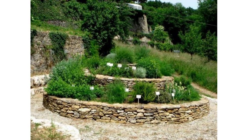 eco-jardin-fontaine-4-60e66ab38a05c254574790.jpg