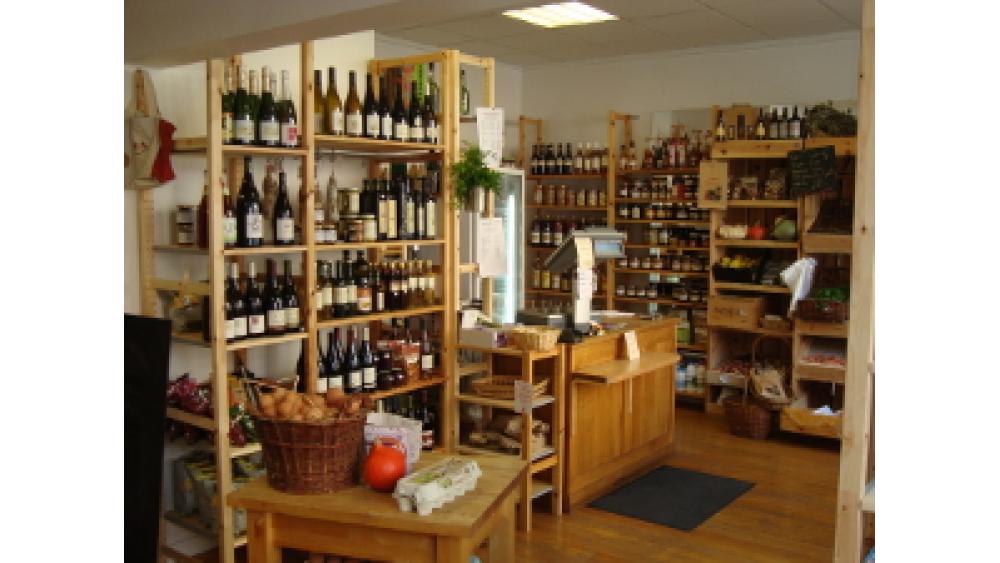 epicerie-locavore-interieur1-60e66aa01aa8e728864945.jpg