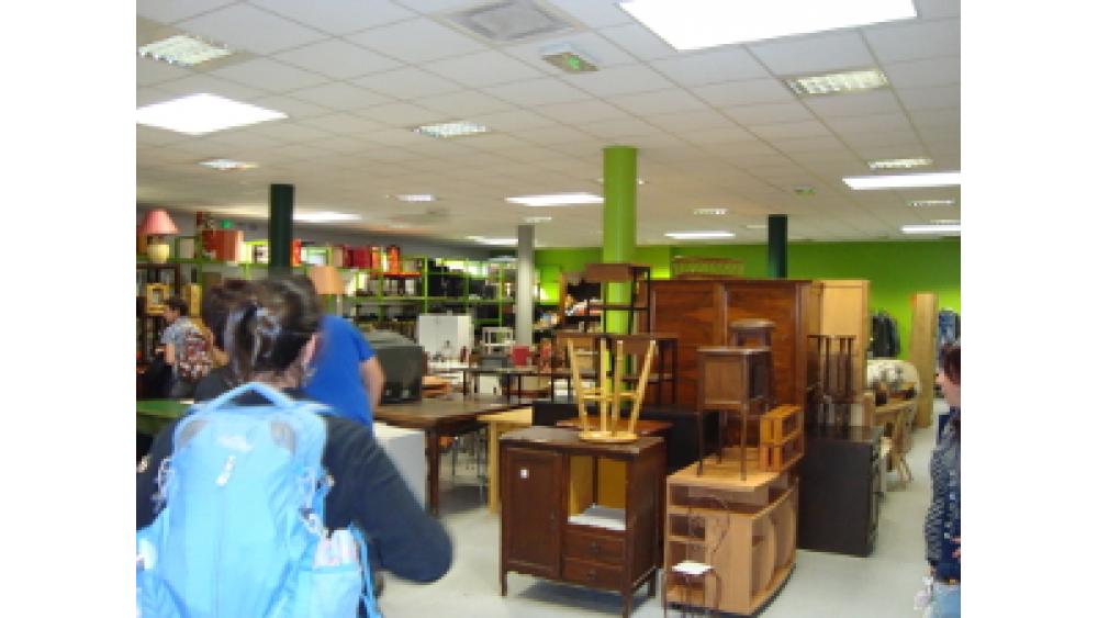 grenoblesolidarite-boutique1-60e66a9f94125816769405.jpg