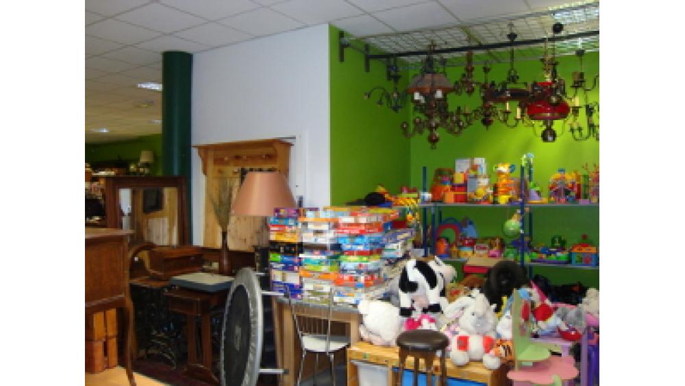grenoblesolidarite-boutique2-60e66a9f52de8515769305.jpg