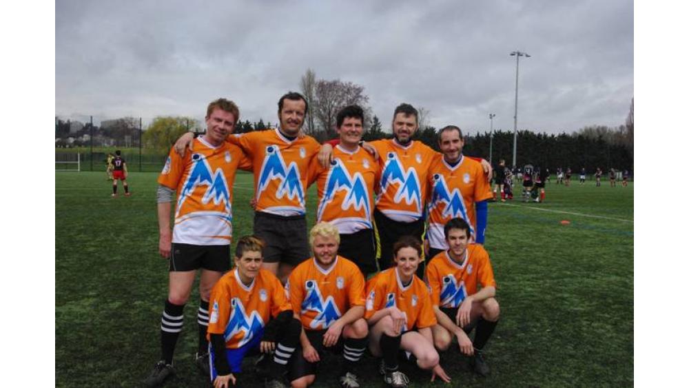 melee-1-60e66aa3b4e04368213774.jpg