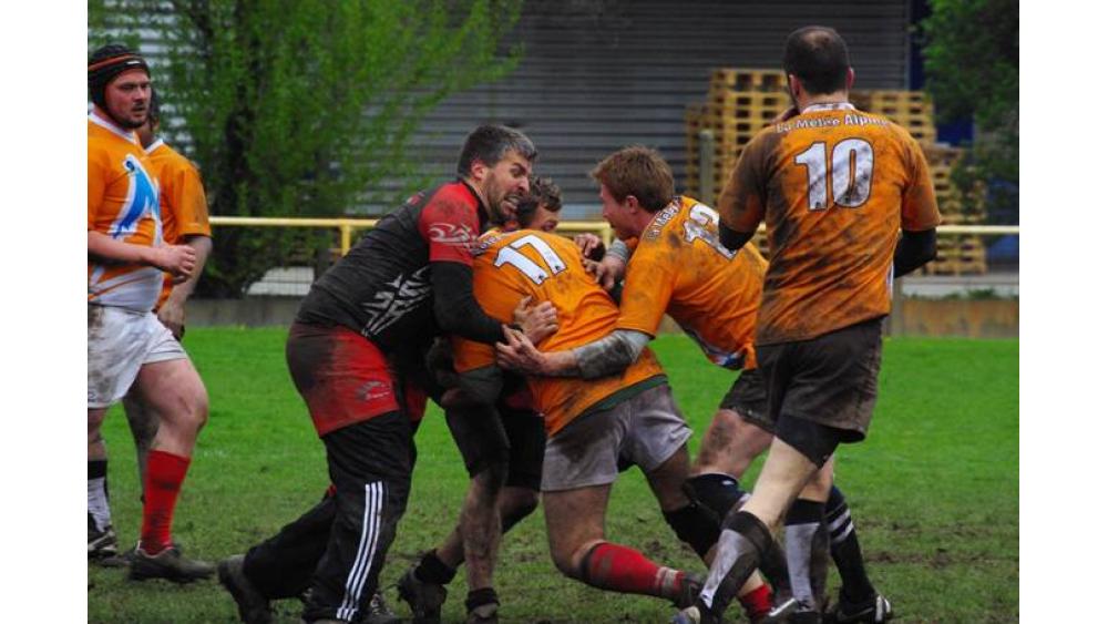 melee-3-60e66aa3b1a88758665711.jpg