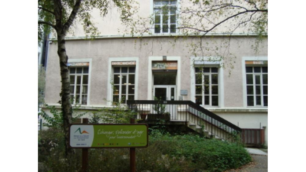 mnei-facade-60e66aa0812bf498599008.jpg