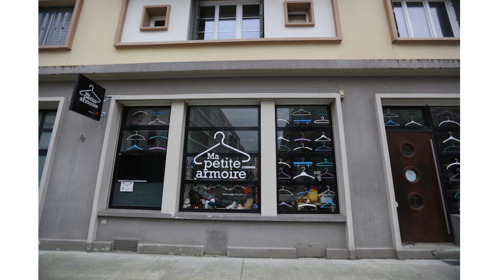 petitearmoire-facade-60e66ab2c9b63476382426.jpeg