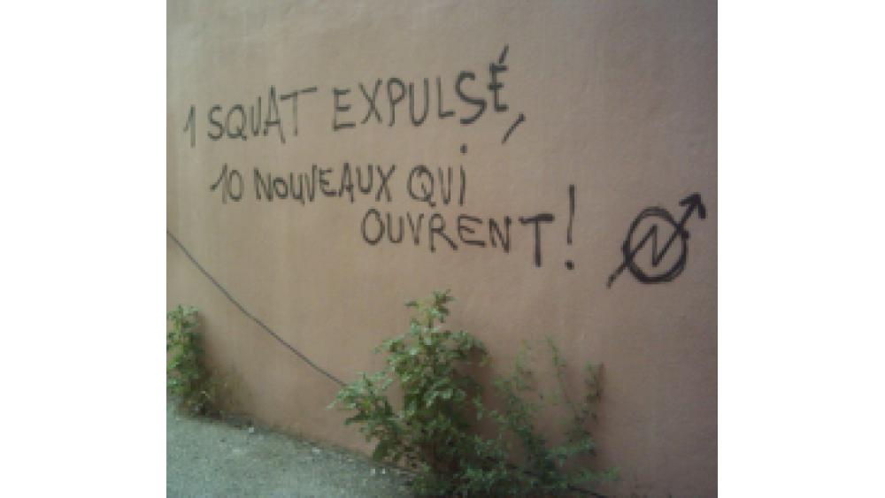 squat-une-60e66ac499712320048633.jpg