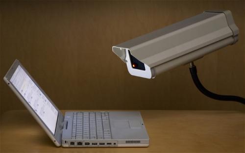 surveillance-internet-60e66aafbcd34258911963.jpg